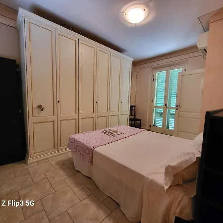 Queen House 3* Montopoli in Val dʼArno