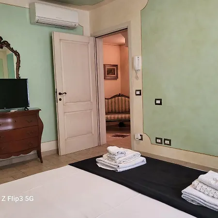 Queen House Pensjonat Montopoli in Val dʼArno