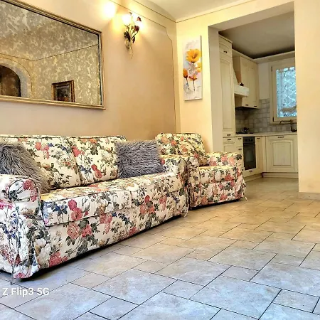 Pensjonat Queen House Montopoli in Val dʼArno